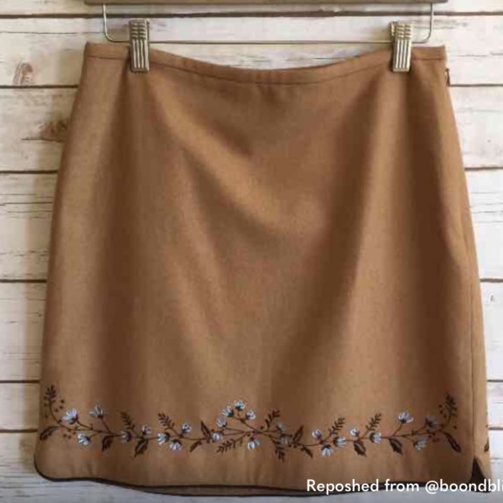 ANN TAYLOR Wool Embroidered Skirt
